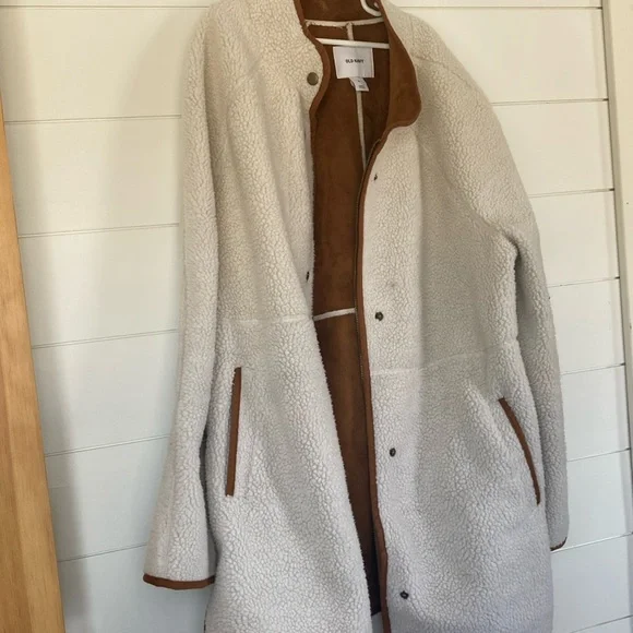 Old Navy Sherpa Coat size M - Picture 1 of 4